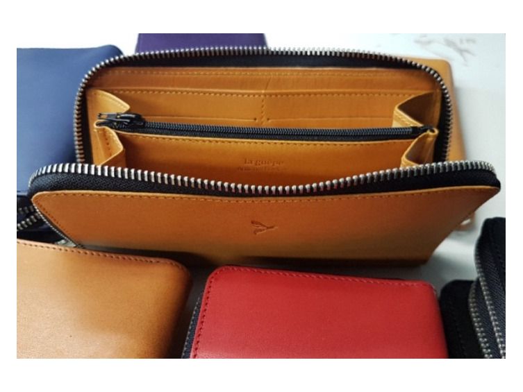 Compagnon hermétique de luxe en cuir marron - 20 cm - C H