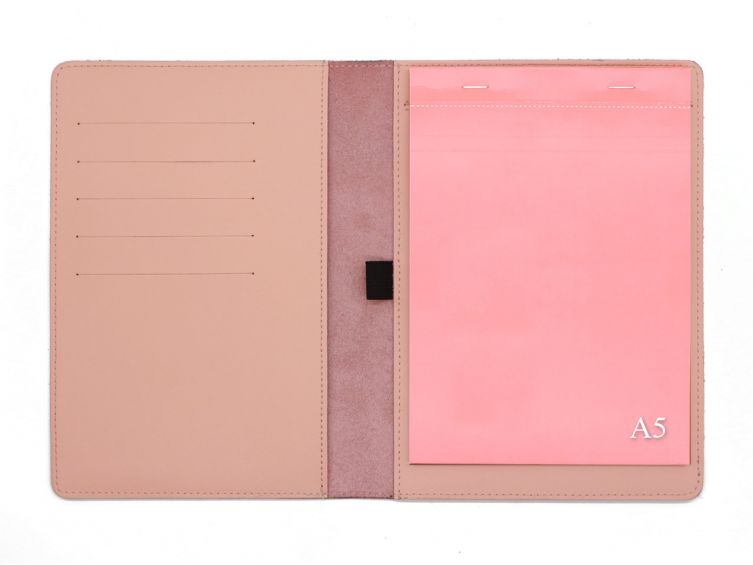 Conférencier A5 en cuir rose
