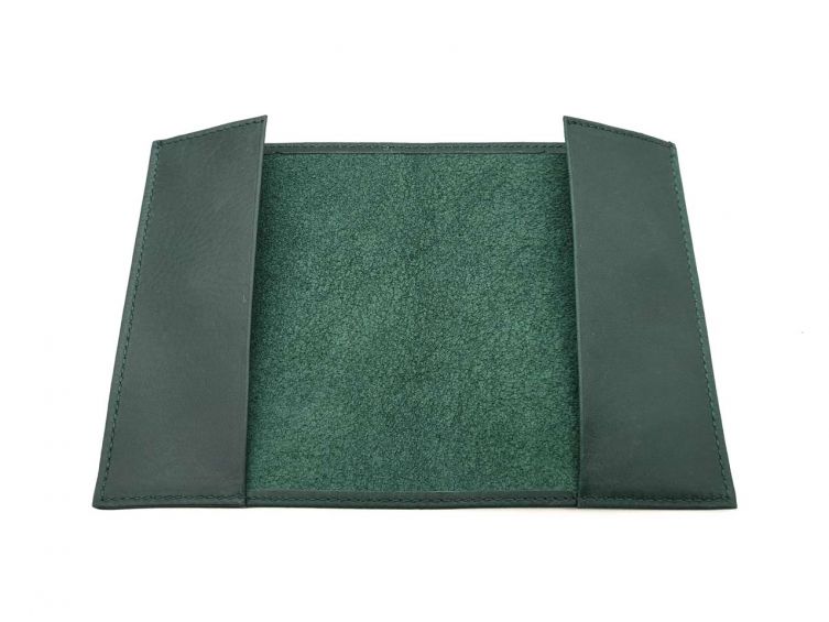 Porte passeport en cuir vert - B41