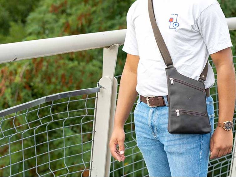 Sacoche bandoulière holster en cuir marron