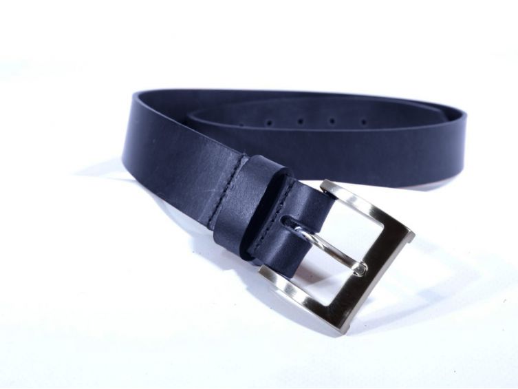 Ceinture cuir bleu marine, boucle carrée acier satiné 4046