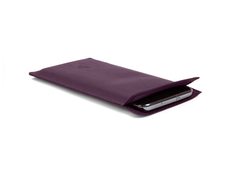 Pochette iPhone 16 Pro en cuir myrtille - PM-046-01