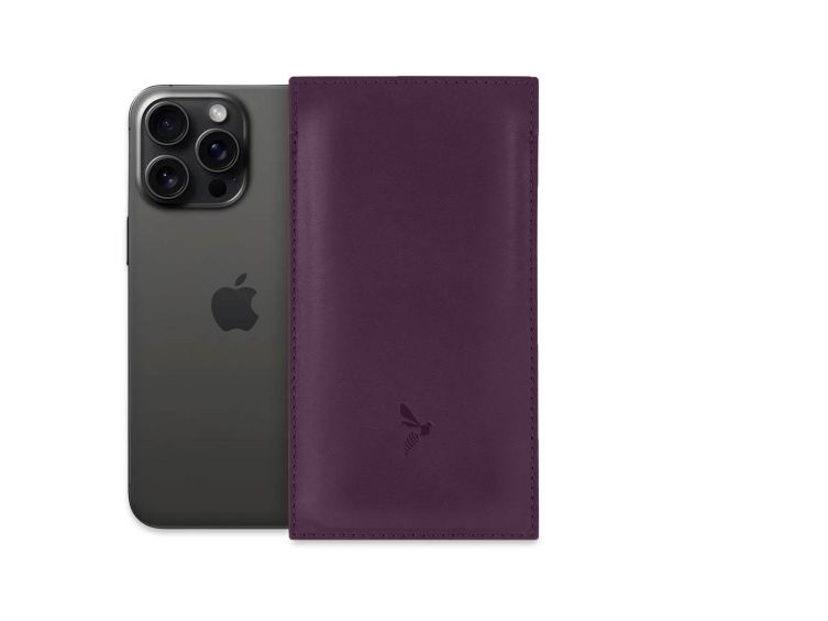 Pochette iPhone 16 Pro en cuir myrtille - PM-046-01